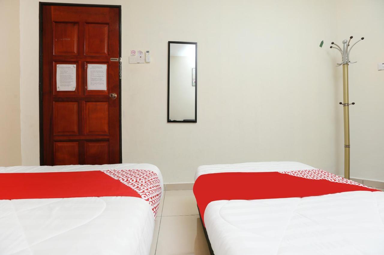 Semerah Suites Homestay Pontian Pontian Kecil Exterior photo